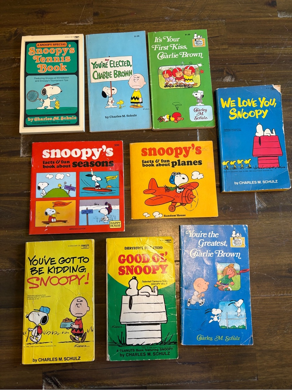 Vintage Snoopy Charlie Brown Comic Strip Book Peanuts Tennis Plane Seasons